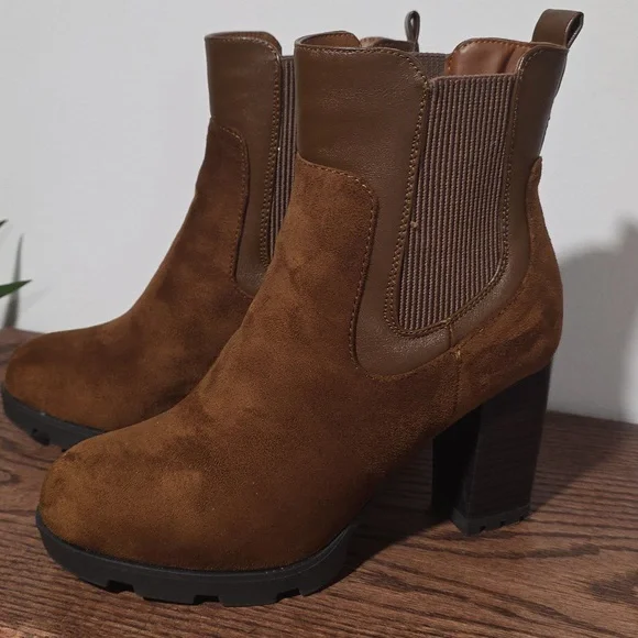 🌞🌞Chelsea Brown Faux Suede Heel Ankle Boots Womens 8 - Picture 3 of 8